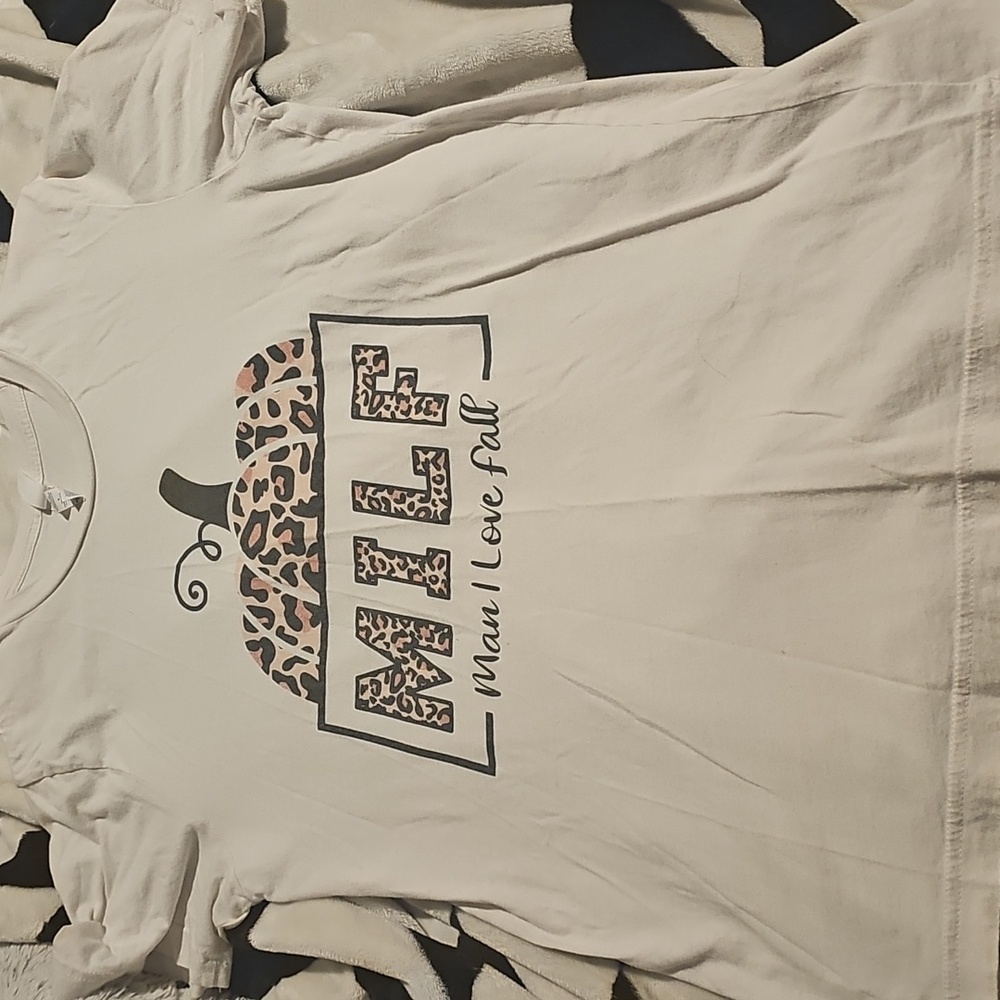 Fall T Shirt Size Medium
